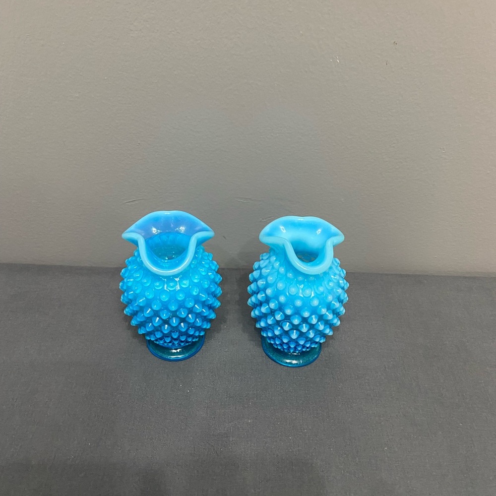 Vintage FENTON Blue Opalescent Hobnail Mini Ruffled Vases Pair #3953 Mid-Century - Picture 5 of 14